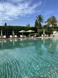 🌊☀️ #VouliagmeniVibes – A Hidden Gem Just Outside Athens 🇬🇷🍴