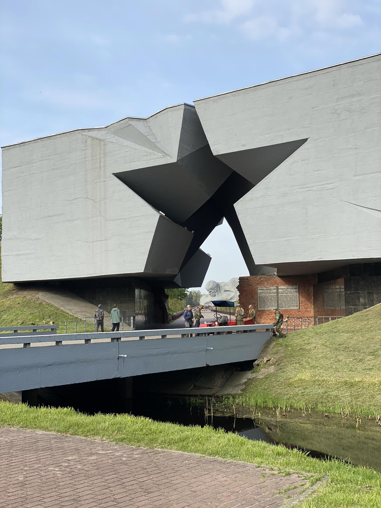 Belarus Trip: The Most Impressive Monument of Brest!