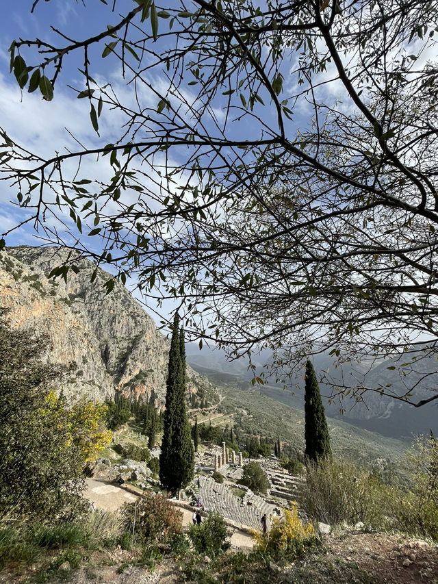 🏛️ Delphi – The Navel of the Ancient World 🌿✨