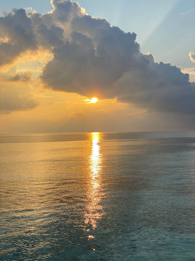 Hurawalhi Island Resort (Adults Only 15+)(Ex. Hurawalhi Resort Maldives)