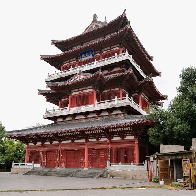 Tranquility Above Yushan – The Taoist Temple Experience ⛩️🌄