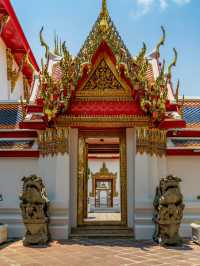 황금의 숨결이 머무는 새벽의 사원 🇹🇭