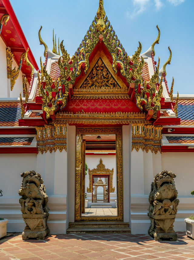 황금의 숨결이 머무는 새벽의 사원 🇹🇭