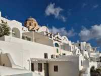 ๐ฌ๏ธ Oia and Its Iconic Windmills: Where Santorini Feels Like a Fairytale โจ