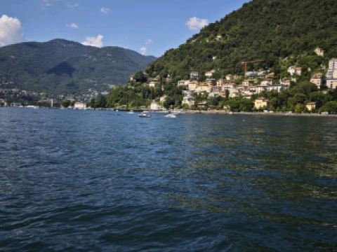 Lakefront Serenity✨Como