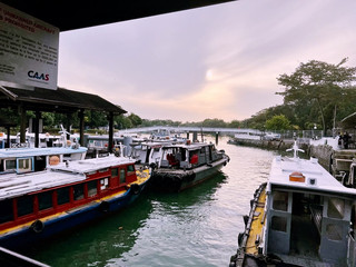 SINGAPORE REIMAGINED: From Rustic Islands to Sky-High Dining đ¸đŹ