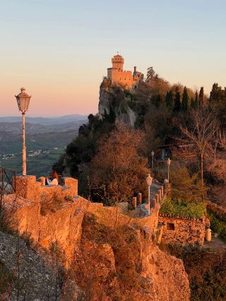 Hilltop Views, Stone Streets, and Timeless Calm: A Day in San Marino 🇸🇲✨