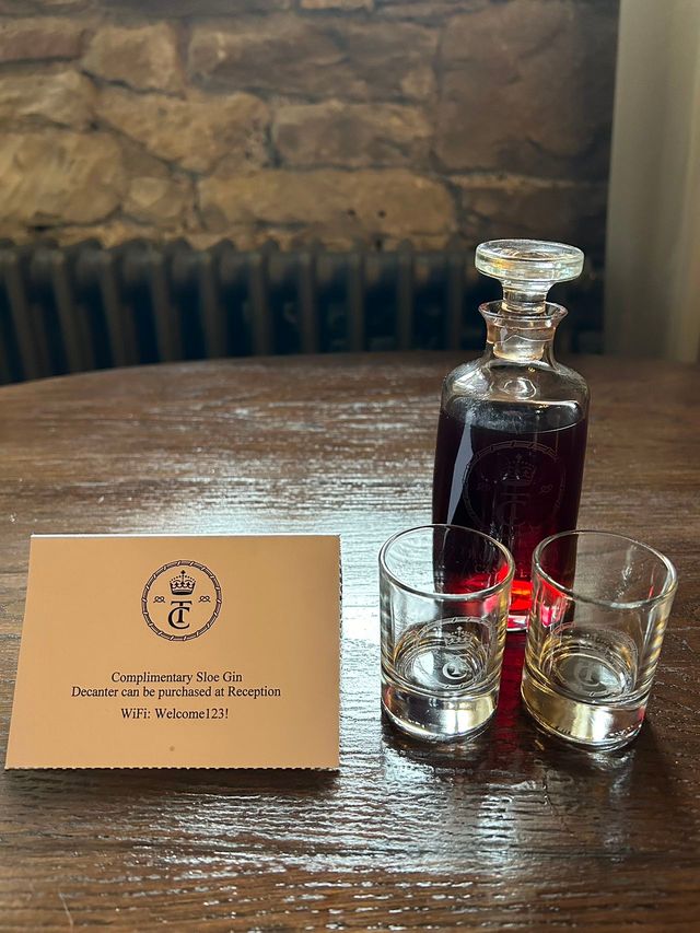 桑波利城堡酒店（Thornbury Castle）是科茨沃爾德和威爾士○ 邊界附近的一座都鐸城堡，也是英國唯一一座以酒店形式營業的都鐸城堡