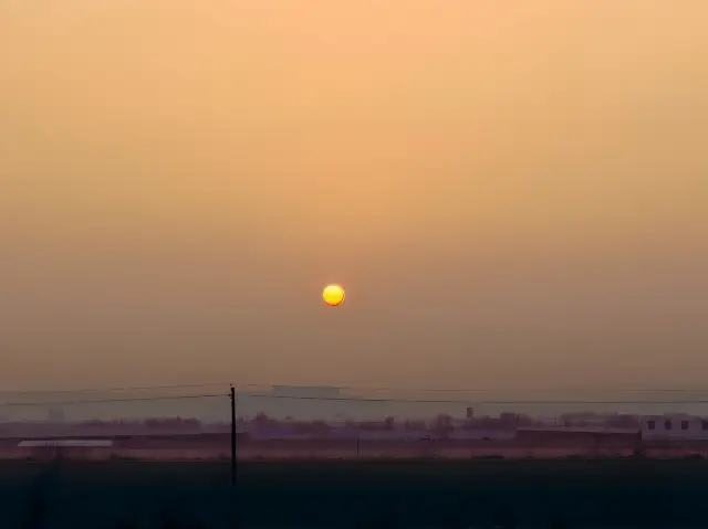 抵達新疆的第二天，我愛上了這裡的日落