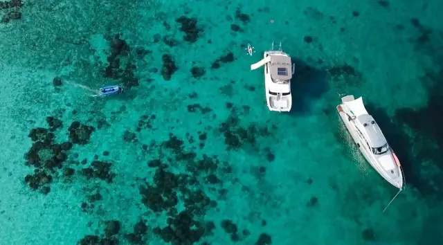 Once a private island reserved for royalty, this lesser-known island is only 12 kilometers away from Emperor Island, offering few visitors and beautiful scenery