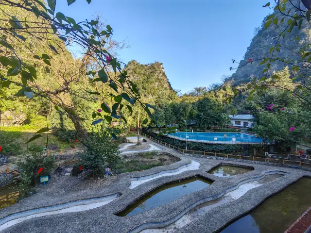 Qingyuan Xiahuashan Holiday Resort
