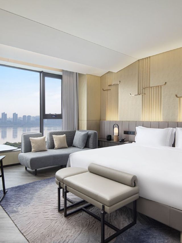 🌟 Fuzhou's Finest: Coli Hotel's Cozy Corners & Views 🏨✨