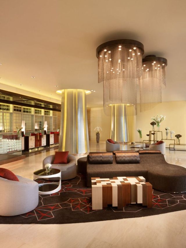 🌟 Jakarta's Festive Retreat: Pullman's Luxe & Sparkle 🌟