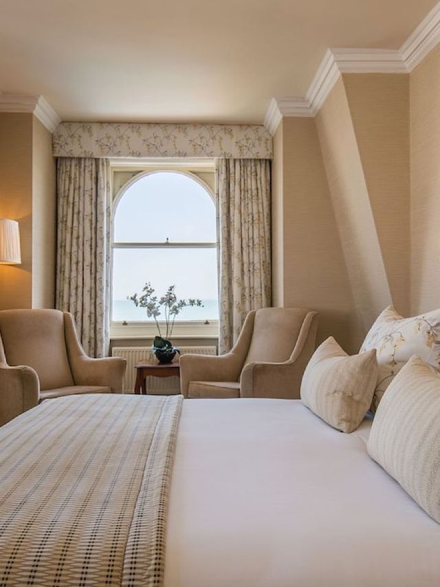 🌟 Eastbourne Elegance: Grand Hotel Getaway 🌊