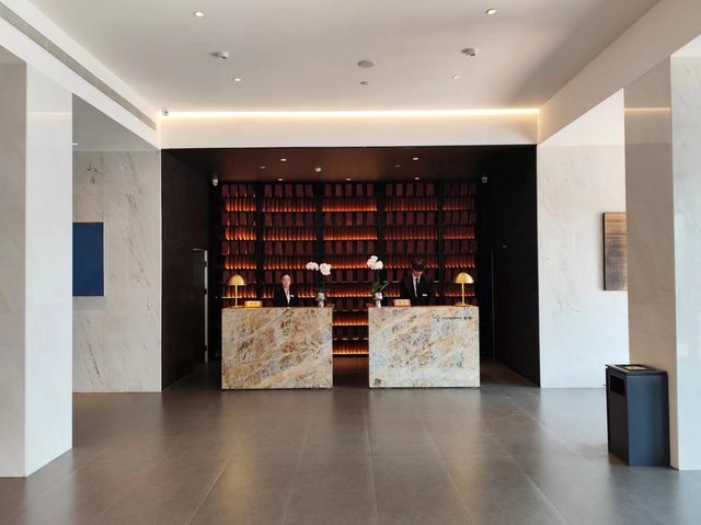 青島奇遇記，曜石X酒店裡的浪漫邂逅