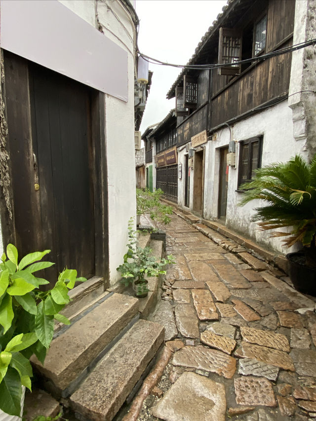 歇馬橋石板街｜詩意的雨中小巷