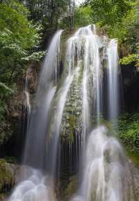湖北香香水河丨"楚天九寨溝""小庐山"，係湖北著名嘅避暑勝地。