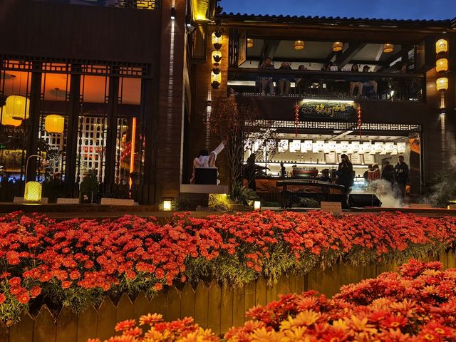 麗江古城三聯韜奮書店參觀攻略。