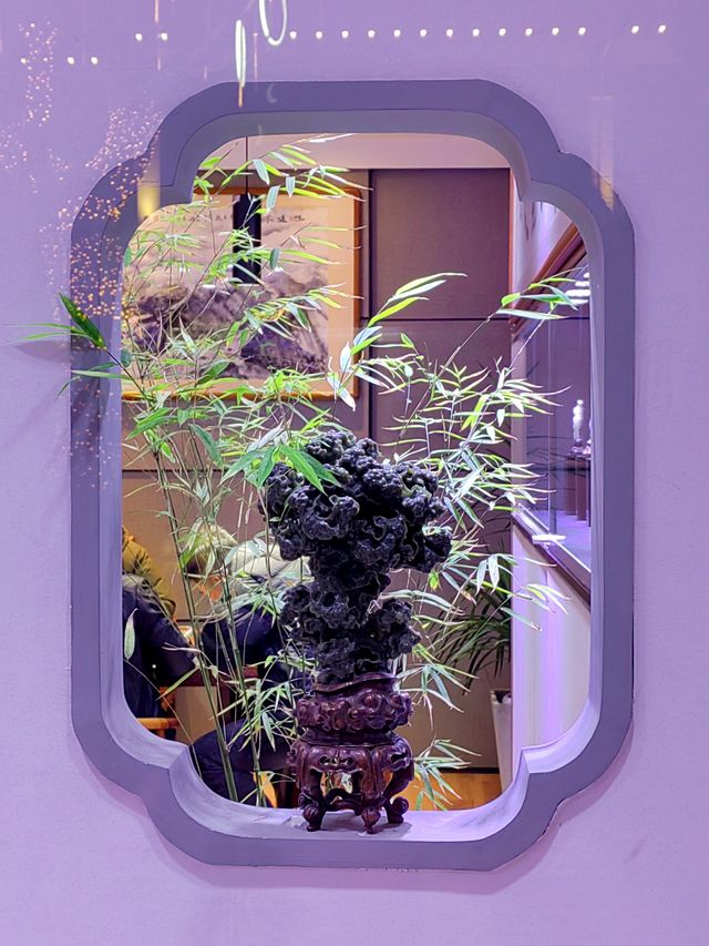 蘇州十全街，水陸平行，河街相鄰，古樸又時尚
