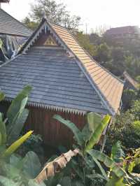 大隱隱於市，小隱入伴山