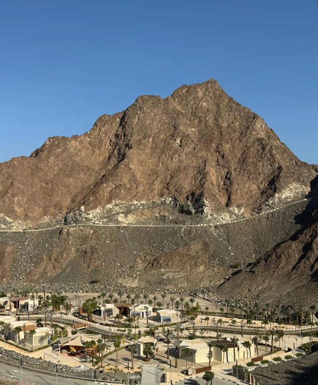 在阿聯酋Hatta Dam，邂逅一場水上浪漫！