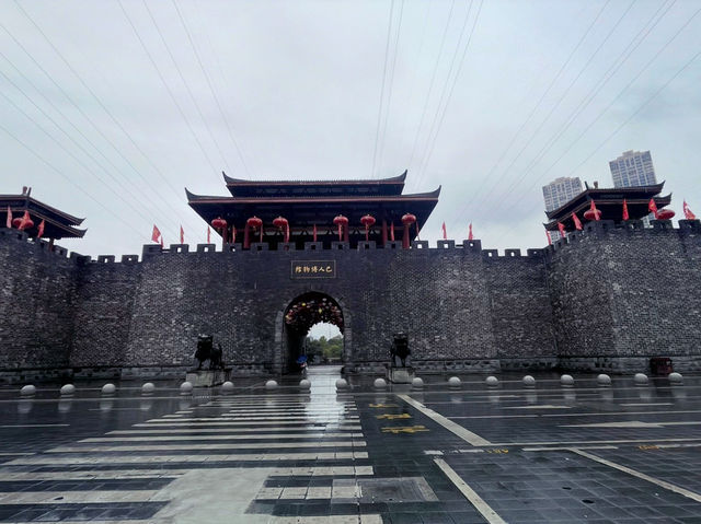 重慶市九龍坡區著名景點：巴國城，適合拍照打卡親子遊戲、週末閒暇度假地！