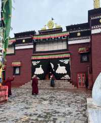 珠峰腳下的絨布寺：世界之巔的寧靜之地。