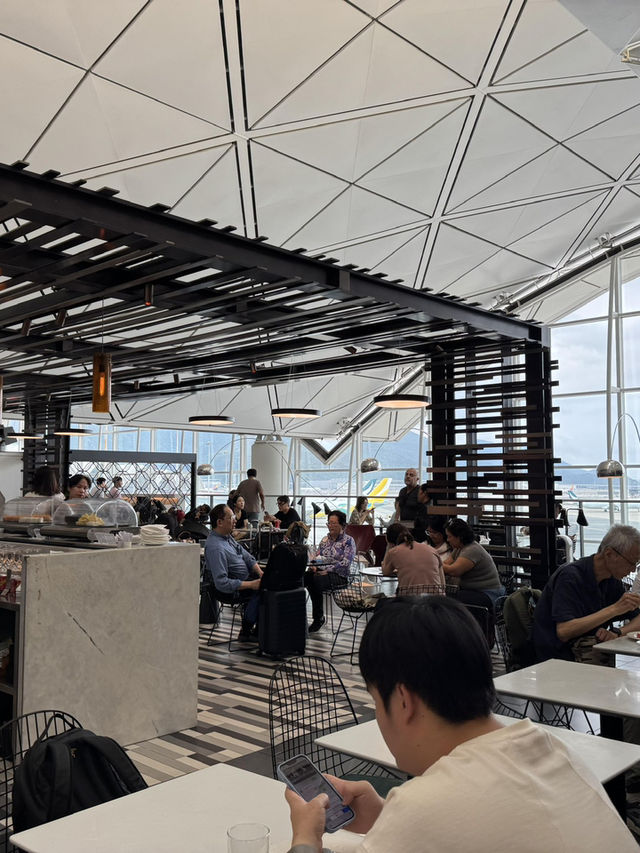 香港機場Amex休息室打卡｜粥控狂喜的候機時光🥣