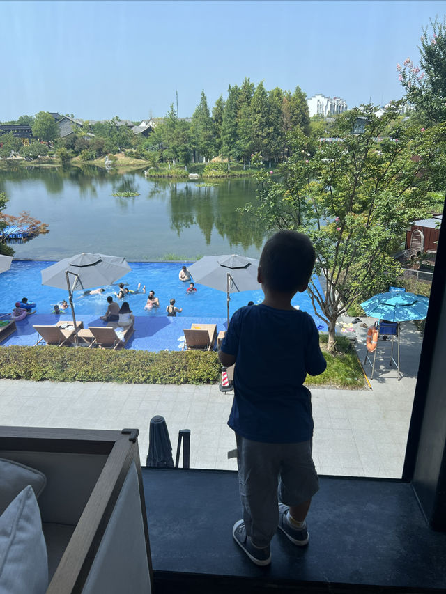 南京親子遊｜邊間酒店咁豪氣，竟然自帶萌寵樂園，仲有鱷魚