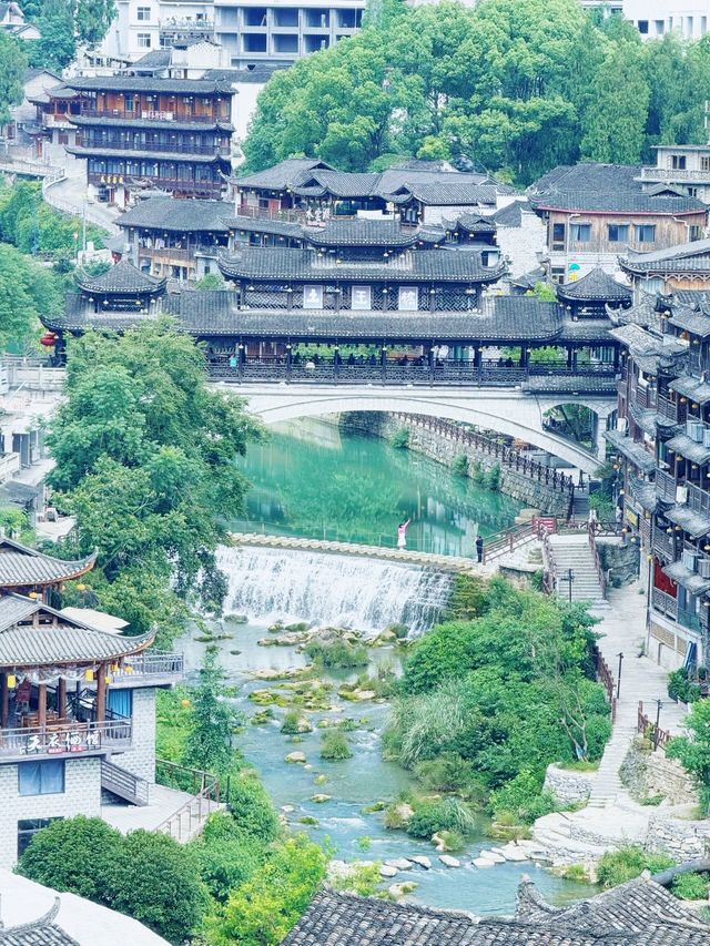 喺古鎮大瀑布，將日子過成詩