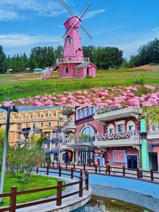 It's not that international trips are unaffordable, but Shijiazhuang offers better value for money!