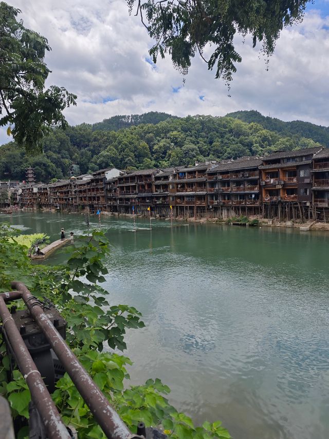 來鳳凰古城你就咁玩，詳細嘅旅遊避雷版