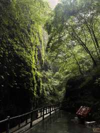 百里峽以徒步峽谷為主，適合鍾意自然風光同輕度探險嘅朋友。