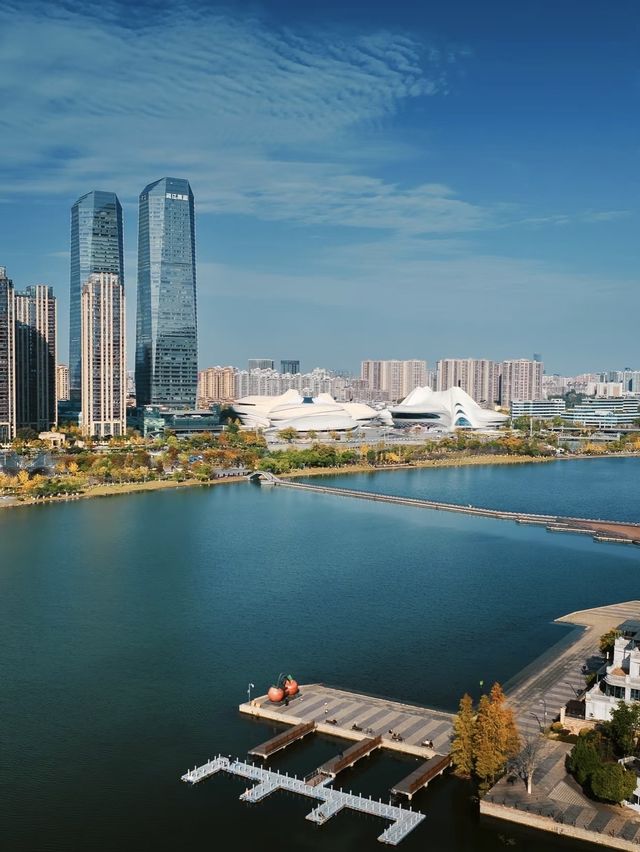 入住藝術地標，欣賞爆笑話劇！梅溪湖雙人浪漫夜攻略