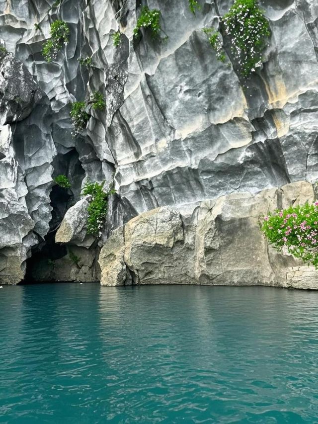貴州親子秘境遊！25℃果凍海 + 天眼 + 瀑布全打卡