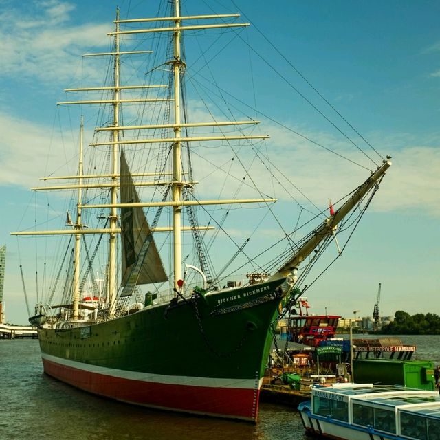 ✨Hamburg: Germany’s Maritime Gem of Canals & Culture 🚢🌆