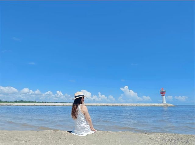 瓊海潭門任意門實拍！把整片「果凍藍」天空框進鏡頭裡