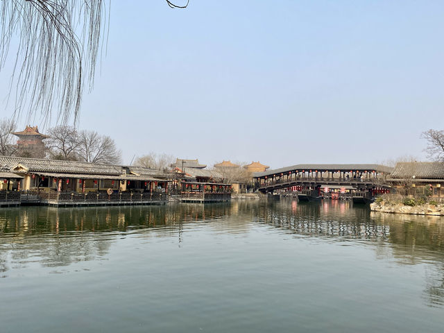 開封清明上河園夜景打卡亞朵住宿便捷指南