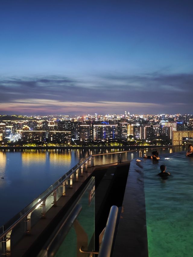 我宣佈找到杭州高空酒店的天花板了！