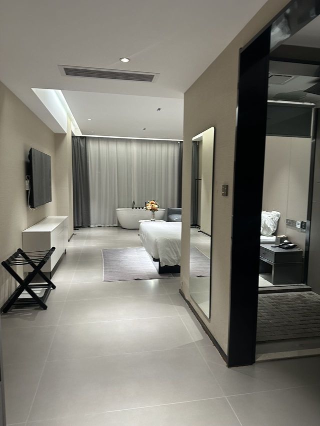 全江景房+星空浴缸睡在西雙版納瀾滄江上~