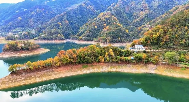 湖北宜昌市長陽縣清江邊好玩的地方彙總