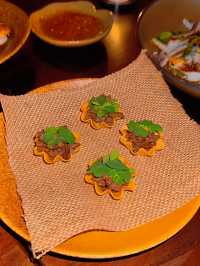 曼谷高空洞穴餐廳