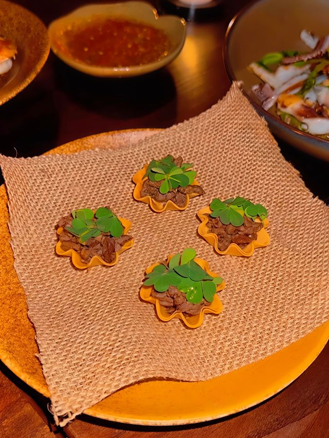 曼谷高空洞穴餐廳