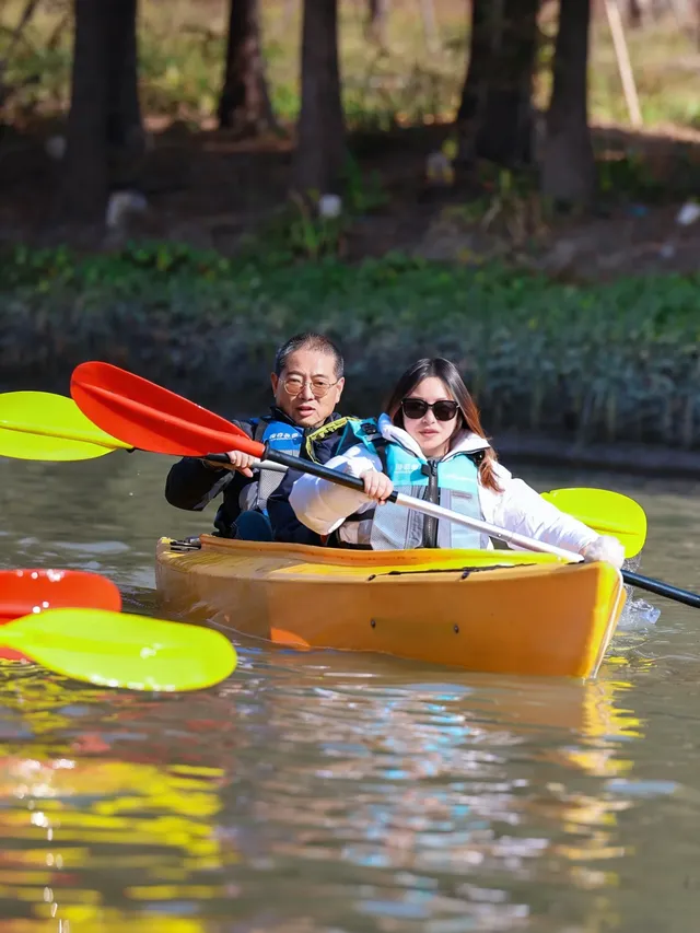 上海秋冬限定浪漫!劃進緋紅水杉秘境裡… 上海秋冬限定浪漫!劃進緋紅水杉秘境裡…