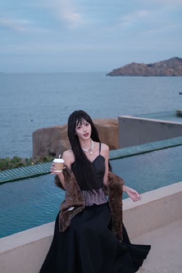 독점하는 바다 한 조각｜평탄의 절벽 액자 속에 머물다