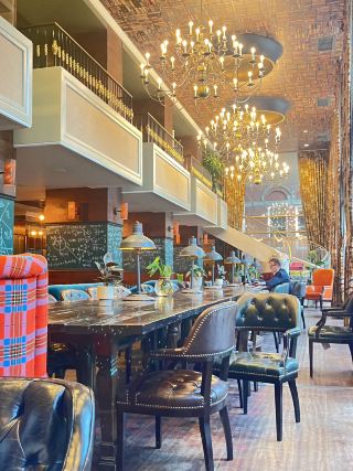 Complete Guide to Autumn in Ann Arbor | Must-Visit Michigan University Clock Tower + Hilton Hotel Stay Recommendations
