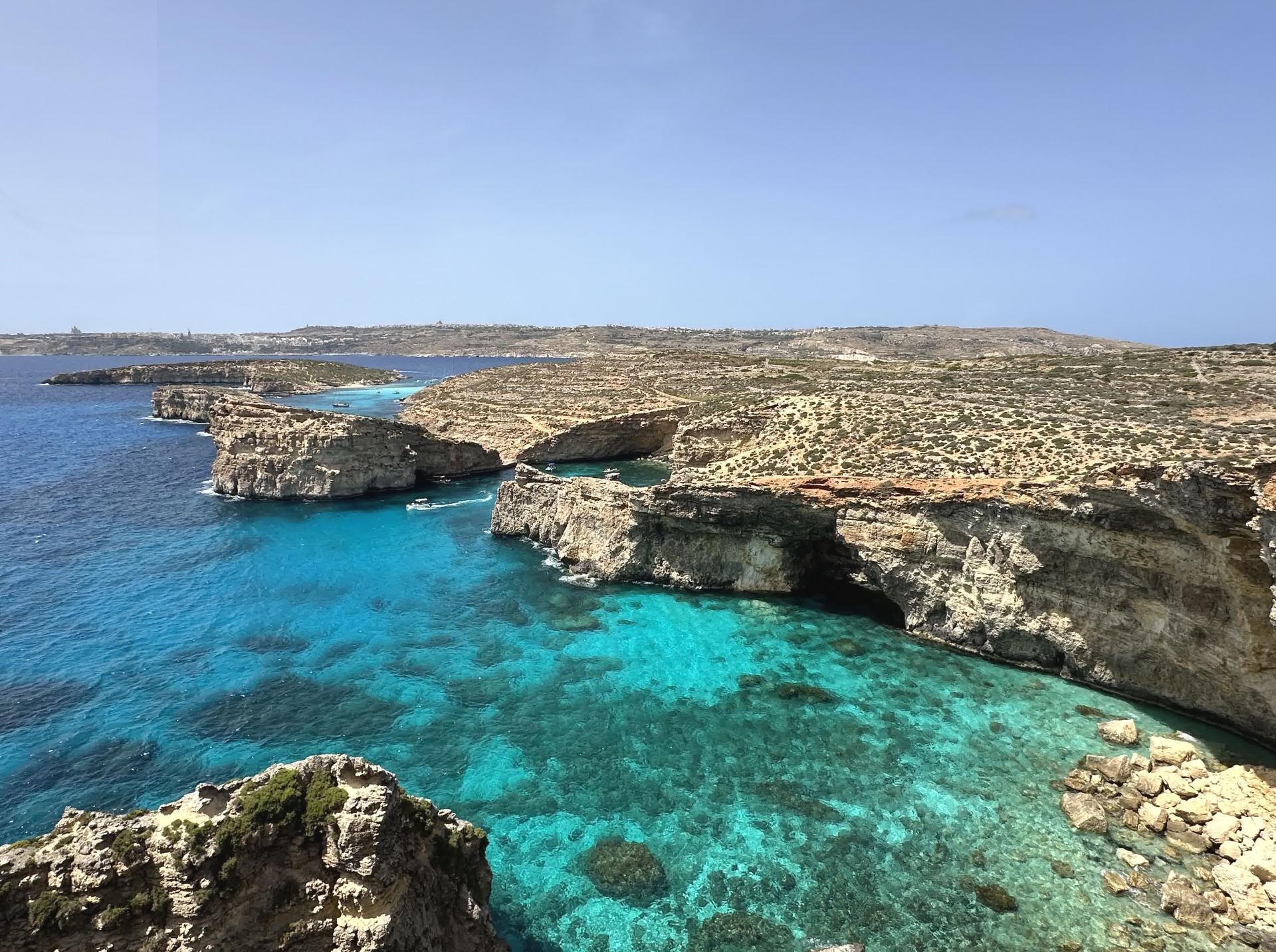 Hành trình tuyệt đẹp khám phá Malta 4 ngày 3 đêm: Màu xanh dương
