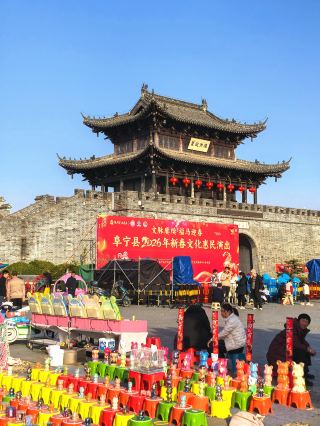 The Festive Atmosphere of a Small Town in Northern Jiangsu: Funing Miaowan Ancient Town, Where Fireworks and History Are Both Gentle