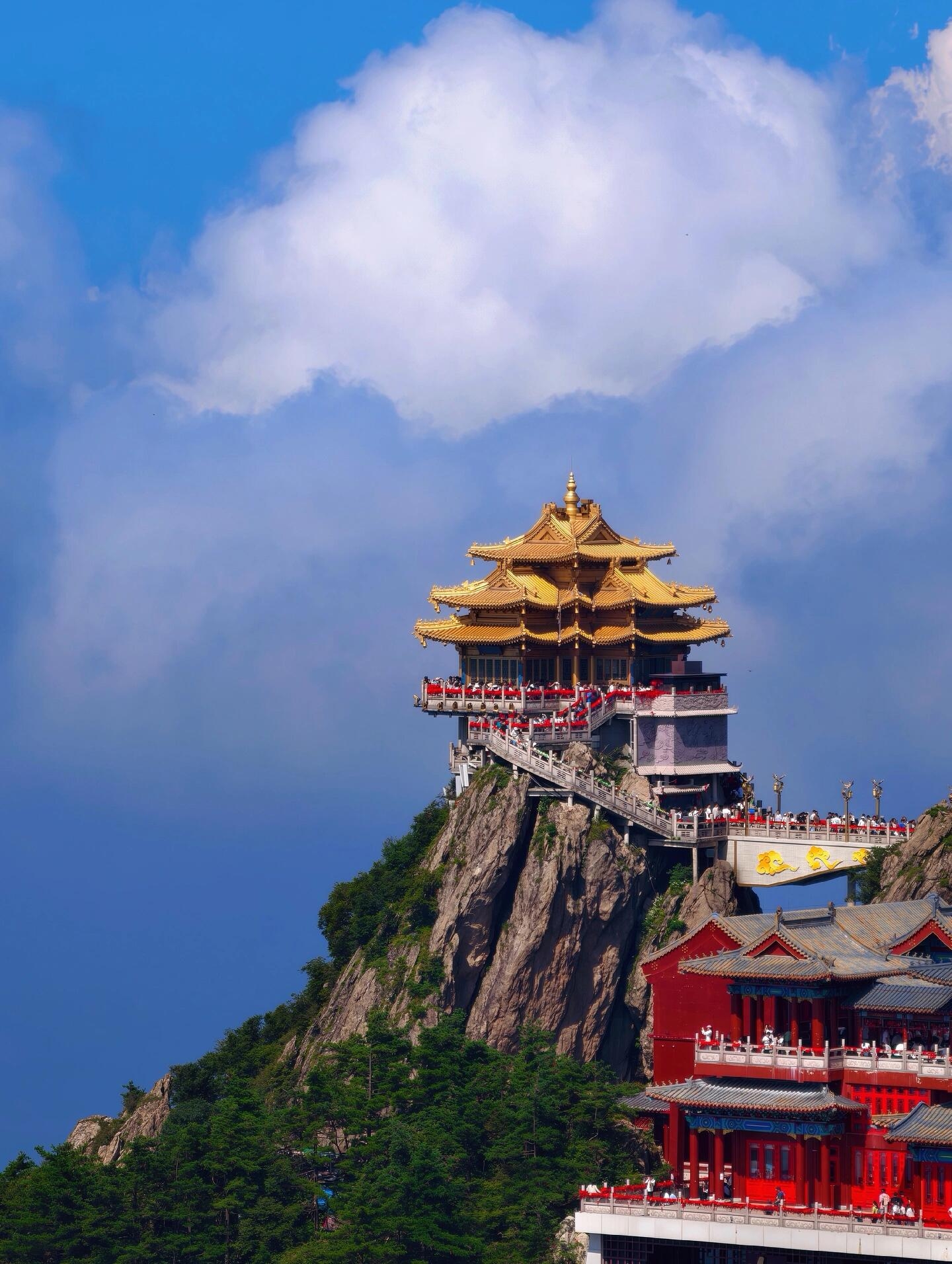 Đây là nơi tốt nhất để ngắm nhìn những ngọn núi.