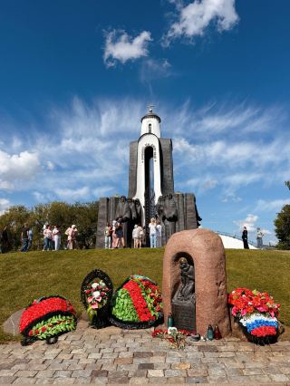 Minsk | Tear Island solemn place - monument to the sons of the motherland